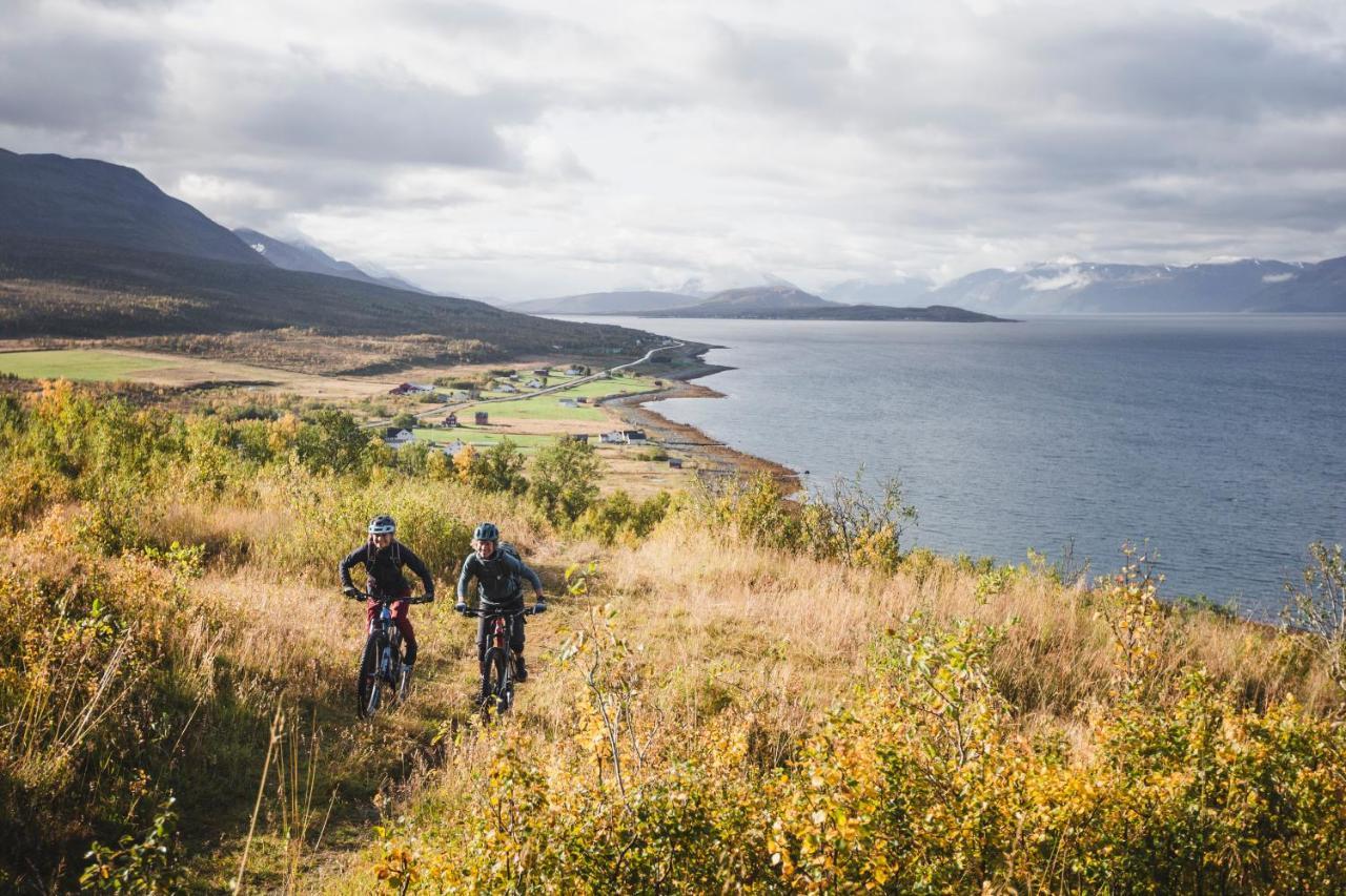 Lyngen Experience Lodge Nord-Lenangen Buitenkant foto