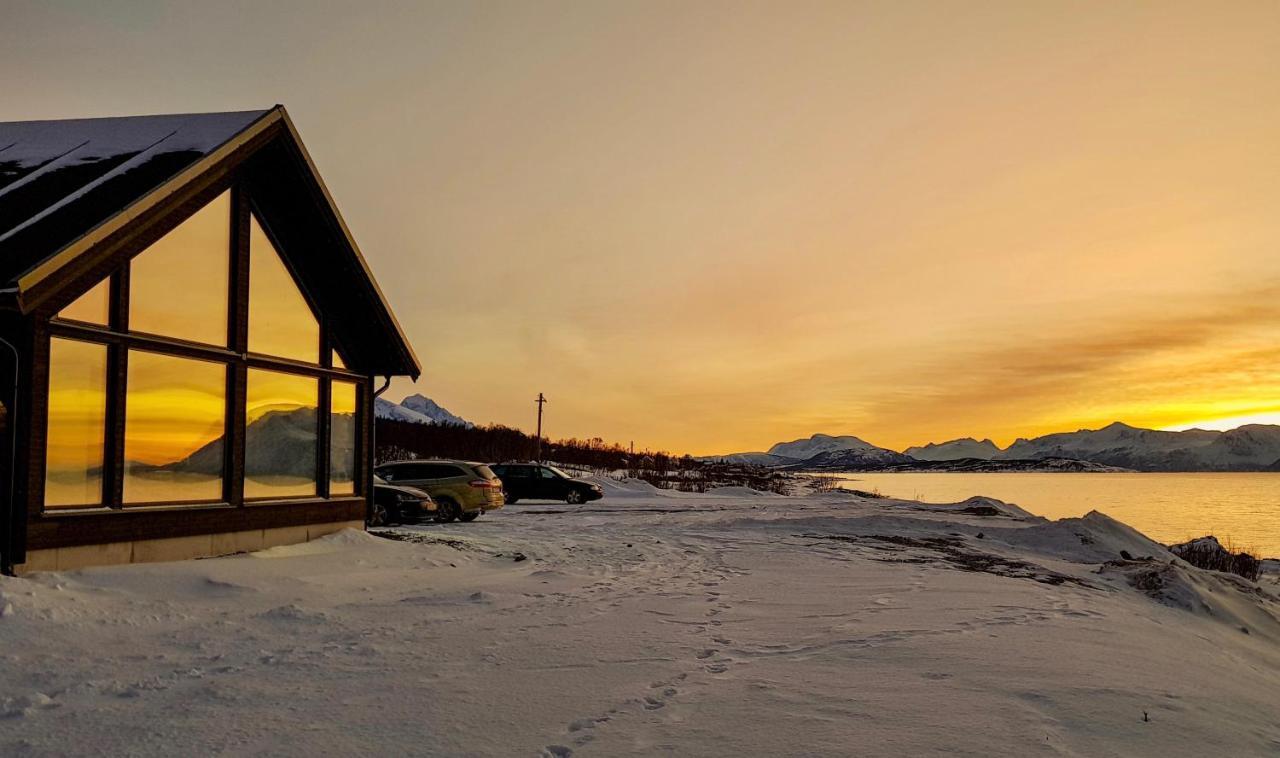 Lyngen Experience Lodge Nord-Lenangen Buitenkant foto